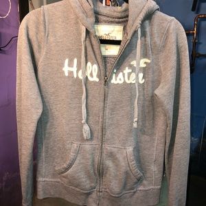 Woman’s full zip hooded Hollister sweatshirt!